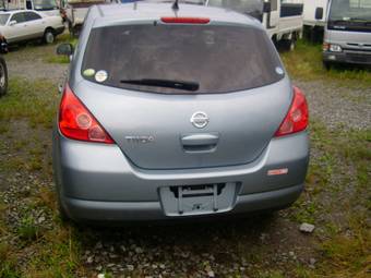 2004 Nissan Tiida Photos