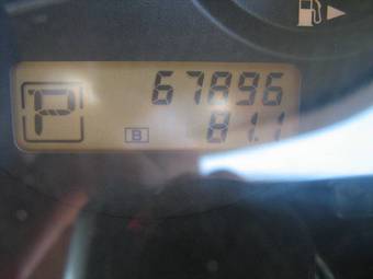 2004 Nissan Tiida Pictures