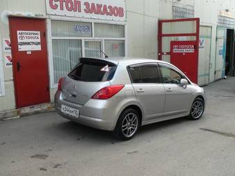 2004 Nissan Tiida Photos