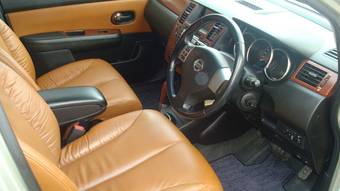 2004 Nissan Tiida Pictures