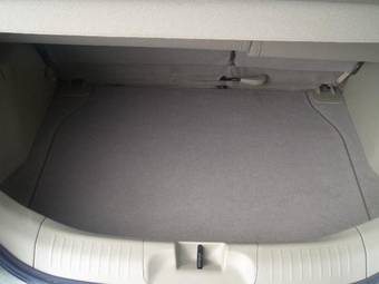 2004 Nissan Tiida Pictures