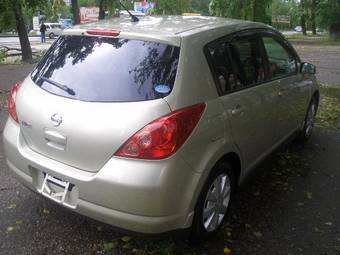 2004 Nissan Tiida Pictures