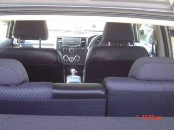 2004 Nissan Tiida Photos