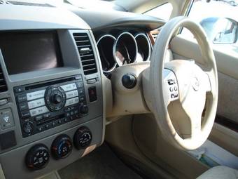 2004 Nissan Tiida Photos