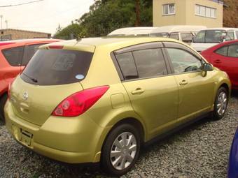 2004 Nissan Tiida Photos