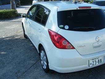 2004 Nissan Tiida Pics