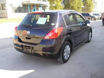 2004 Nissan Tiida Photos