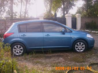 2004 Nissan Tiida Pictures