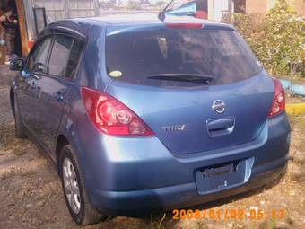 2004 Nissan Tiida Photos