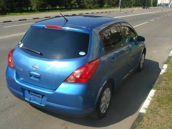 2004 Nissan Tiida Photos