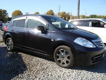 2004 Nissan Tiida Pictures