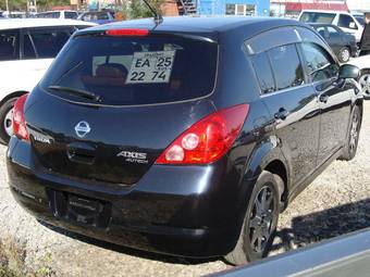 2004 Nissan Tiida Pictures