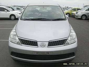 2005 Nissan Tiida Pictures