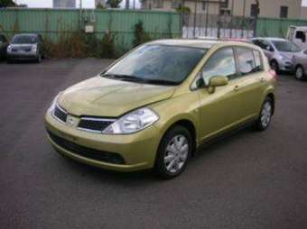 2005 Nissan Tiida Pics