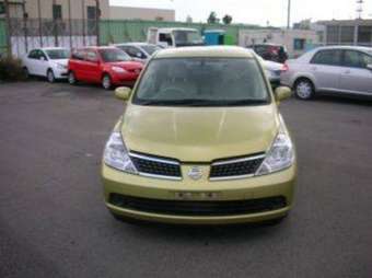 2005 Nissan Tiida Photos