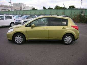 2005 Nissan Tiida Photos