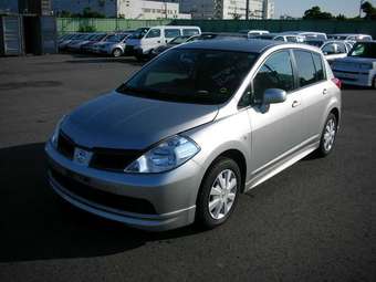 2005 Nissan Tiida Pictures