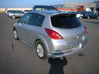 2005 Nissan Tiida Photos