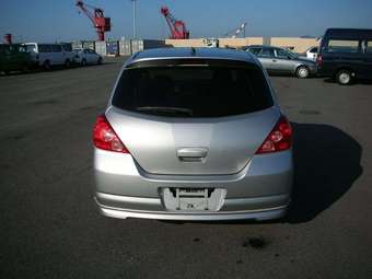 2005 Nissan Tiida Pictures