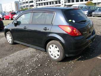 2005 Nissan Tiida Pictures