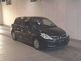 2005 Nissan Tiida Photos