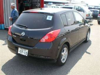 2005 Nissan Tiida Photos