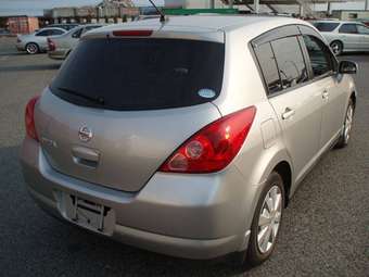 2005 Nissan Tiida Pictures