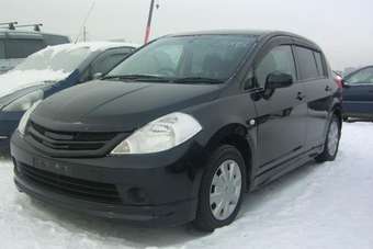 2005 Nissan Tiida Pictures