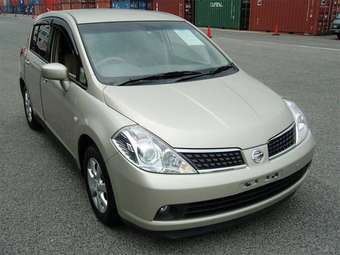 2005 Nissan Tiida Pictures