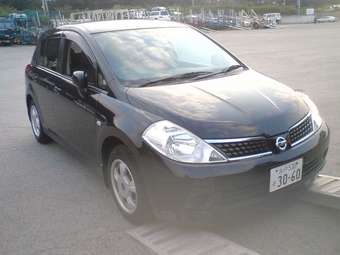 2005 Nissan Tiida Pictures