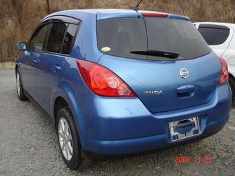 2005 Nissan Tiida Pictures