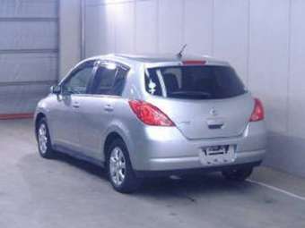 2005 Nissan Tiida Pics