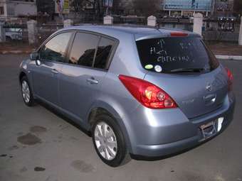 2005 Nissan Tiida Pictures
