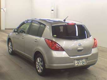 2005 Nissan Tiida Pictures