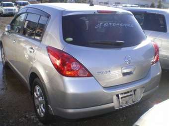 2005 Nissan Tiida Photos