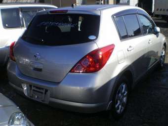 2005 Nissan Tiida Photos