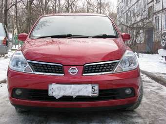 2005 Nissan Tiida Images