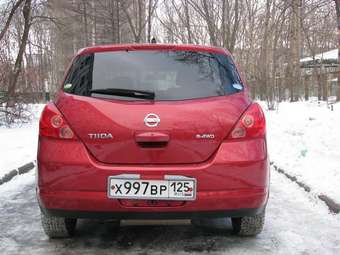 2005 Nissan Tiida Pictures