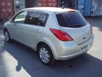 2005 Nissan Tiida Photos