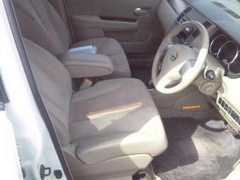 2005 Nissan Tiida Photos