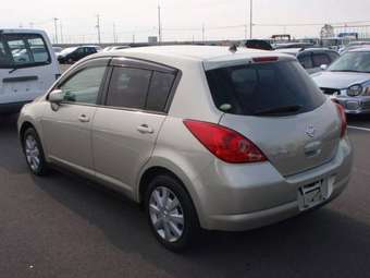 2005 Nissan Tiida Pictures