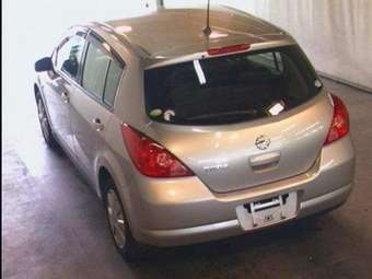 2005 Nissan Tiida Pictures