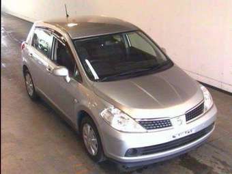 2005 Nissan Tiida Photos