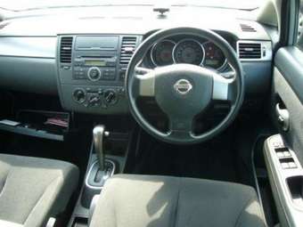 2005 Nissan Tiida Photos