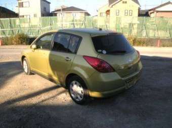 2005 Nissan Tiida Photos