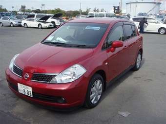 2005 Nissan Tiida Pictures