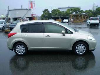 2005 Nissan Tiida Pictures