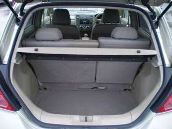 2005 Nissan Tiida Images