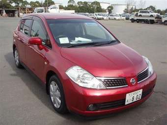 2005 Nissan Tiida Photos