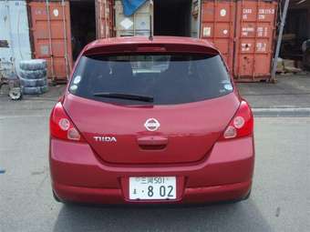 2005 Nissan Tiida Photos
